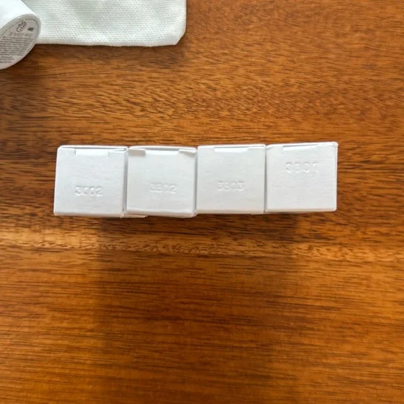 🚨SOLD🚨 Dior // La Collection Privee Perfume Sampler Set - Picture 2 of 4